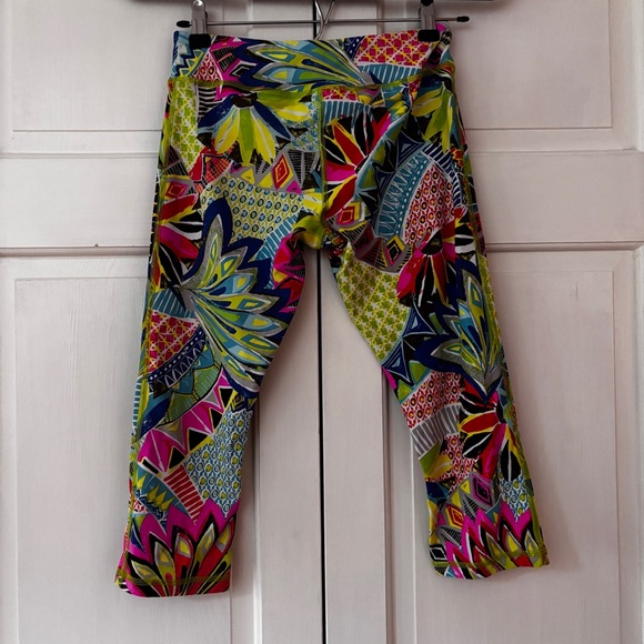 Trina Turk Bora Bora Colorful Patterned Capris Mid Length Leggings Size Small - Picture 6 of 13